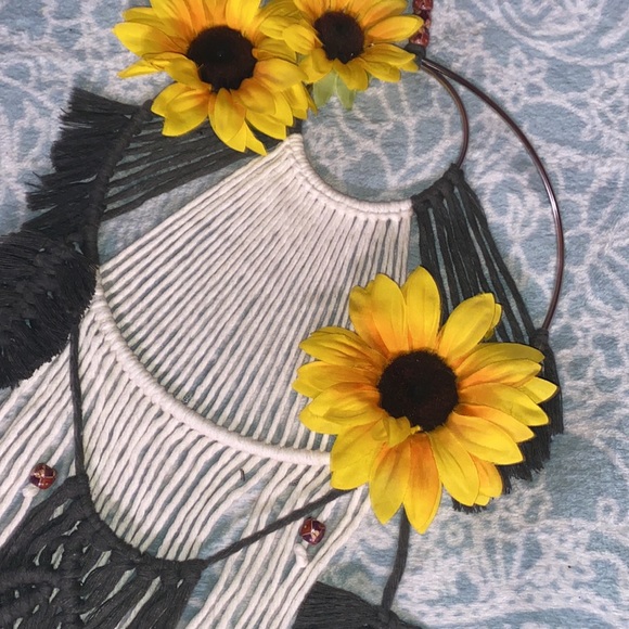 Unique Hand Crafted Macrame Sunflower Design Dream Catcher Hanging Wall Art - Picture 10 of 14